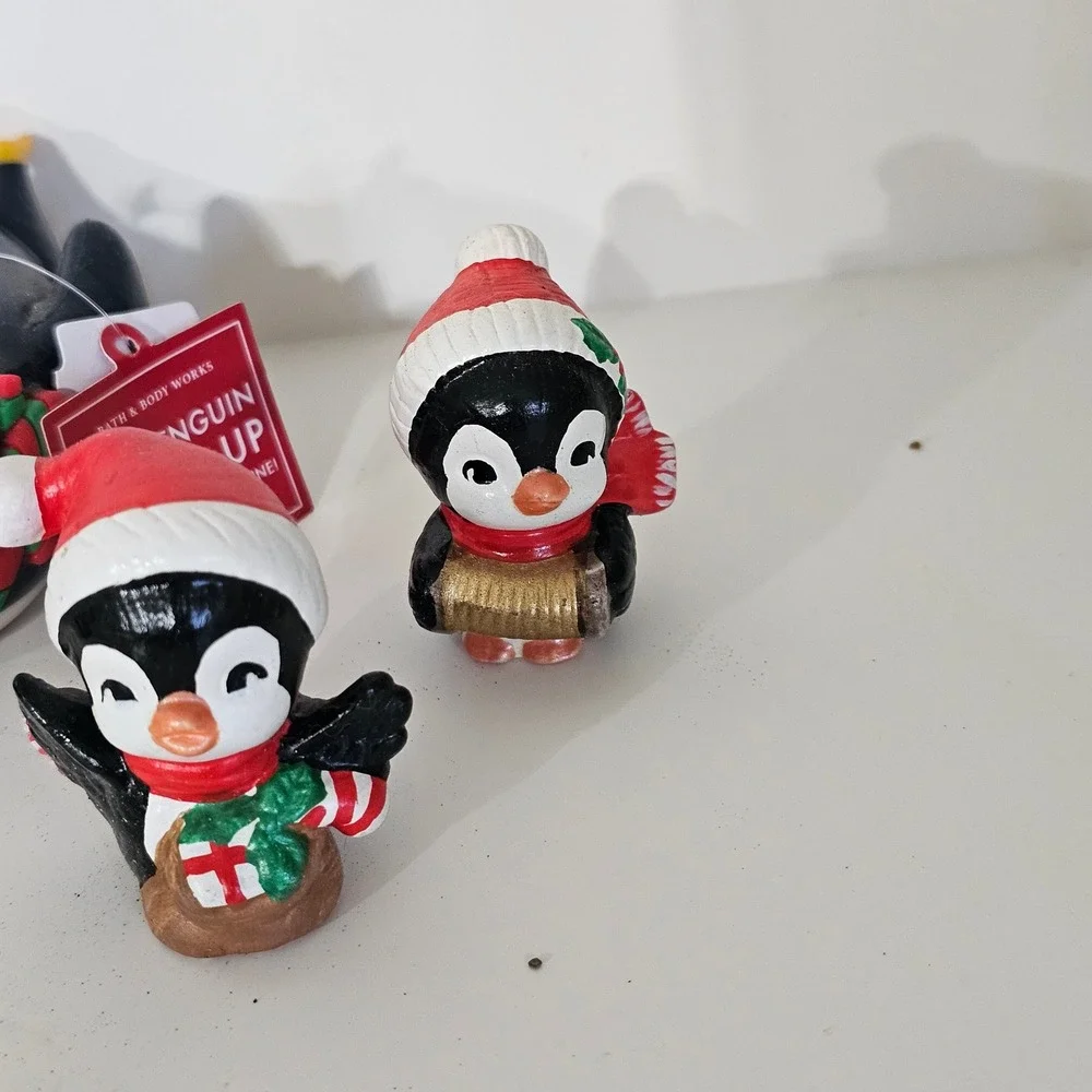 Bath & Body Works Christmas Penguin Light Up Soap Holder and 4 Figurine Set